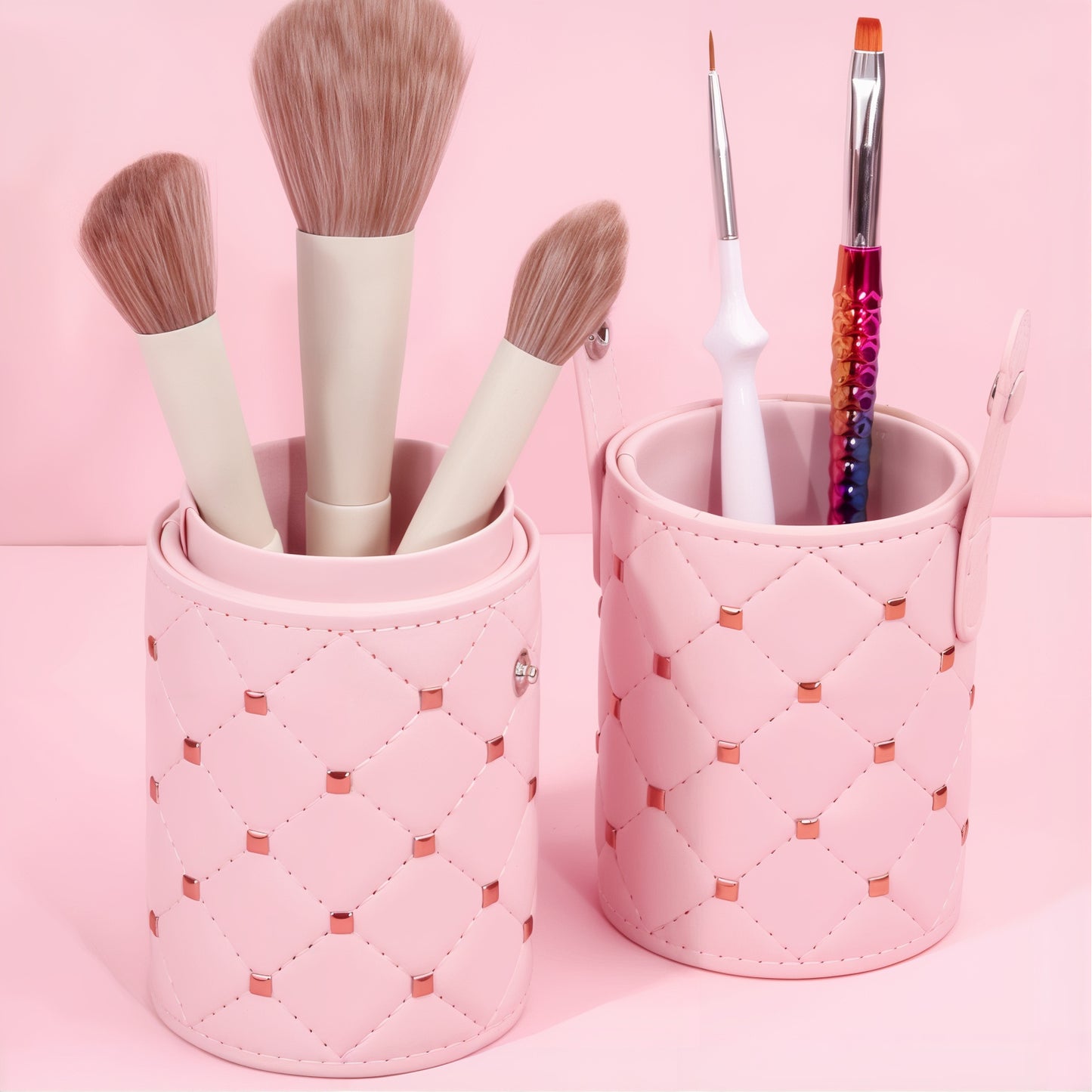 ETUI À PINCEAUX DE MAQUILLAGE DESIGN