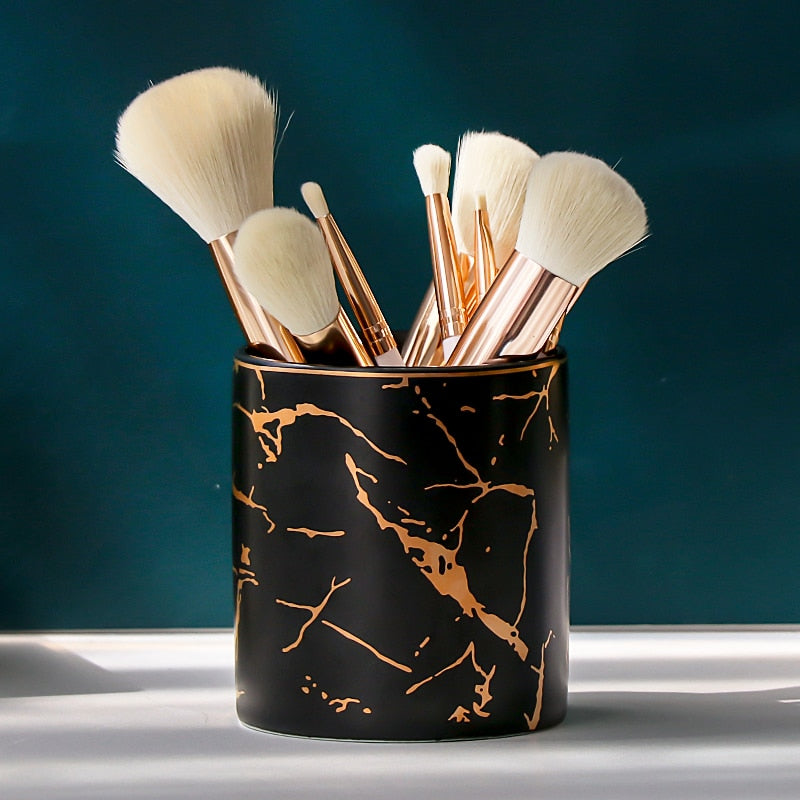 Pot à pinceaux de maquillage design doré
